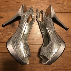 Rampage Greer sz 10 sequined silver heels